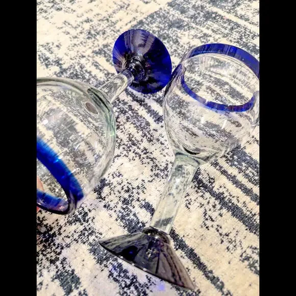 STUNNING Mexico Hand-Blown Blue Cobalt Wine Glasses-GREAT CONDITION - Picture 2 of 5